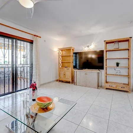 Διαμέρισμα With Pool View *