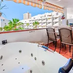 With Pool View Apartamento